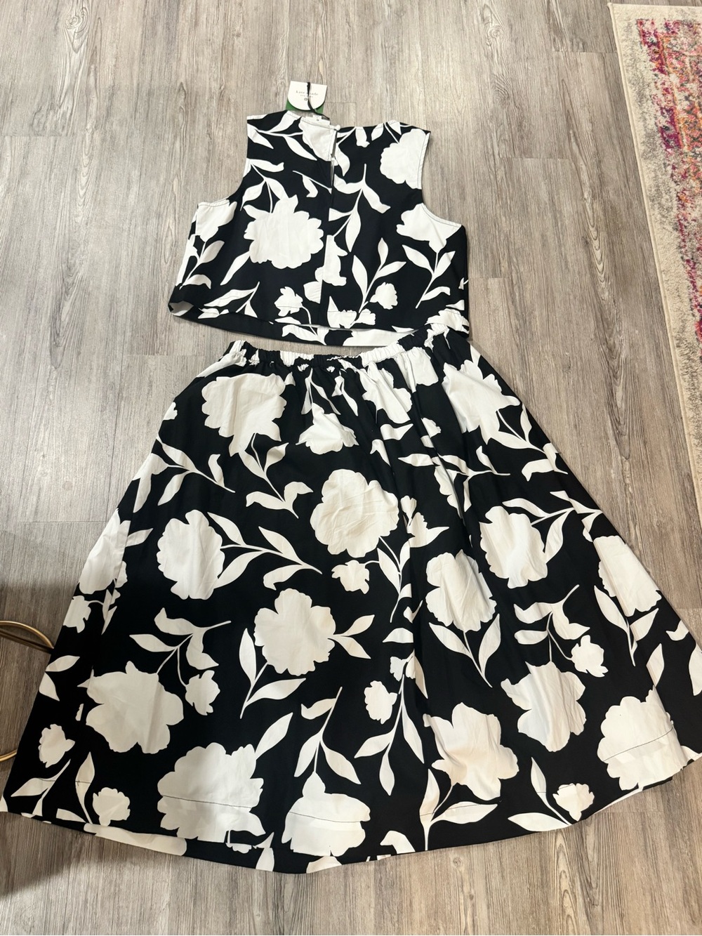 Kate Spade Black & White Floral Sleeveless Top and Skirt BRAND NEW - Picture 9 of 11